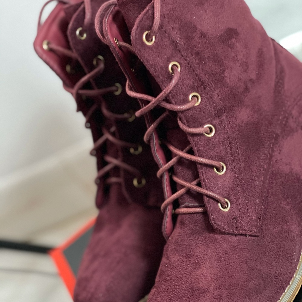 Hello guys Im selling boots!